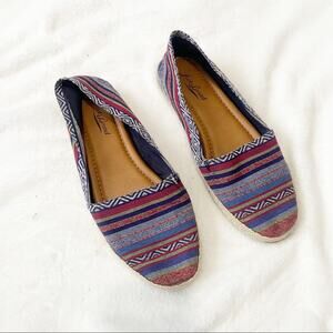 Lucky Brand Dexie flats size 8 striped Aztec print sandals slip on espadrille